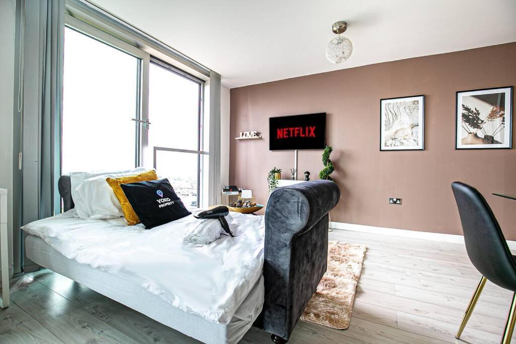 Comfortable City Centre Apartment With Free Parking, Fast Wifi & Smart Tv With Xbox And Netflix By Yoko Property Milton Keynes Exterior photo